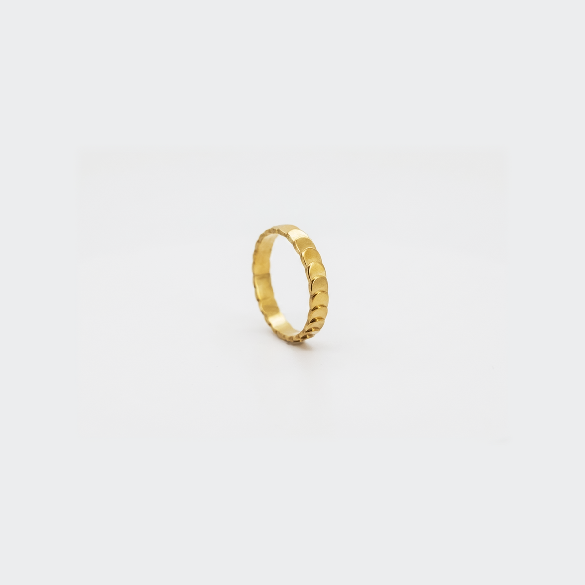 Gold coin texture band ring